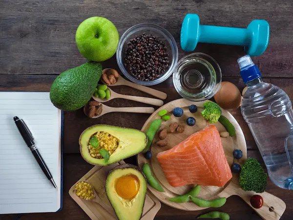 Healthy fats, such as those found in avocados and various nuts, contributes to satiety and supports weight loss and physical health.